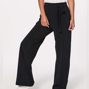 Lululemon Noir pant